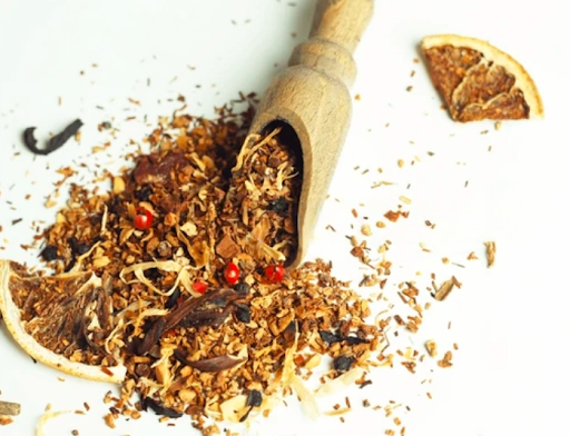 Vanilla-cinnamon pink pepper tea